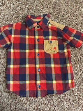 Roca Wear Classic Plaid Short-Sleeve Button-Up Shirt - Red & Navy